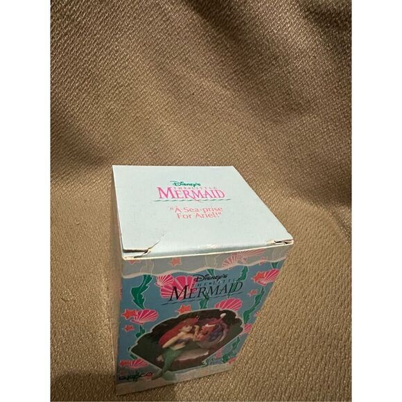 Enesco Disney The Little Mermaid Ornament A Sea-prise For Ariel Sebastian w Box - Picture 6 of 12
